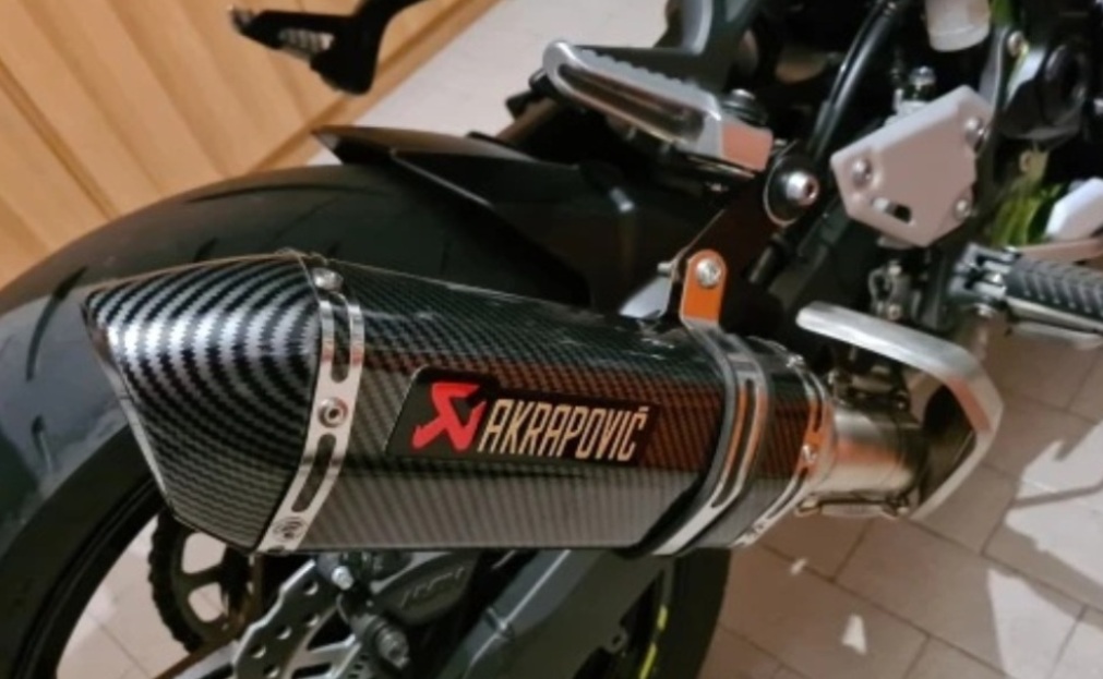 Športový, ladený univerzálny  moto výfuk + db killer,  Nový