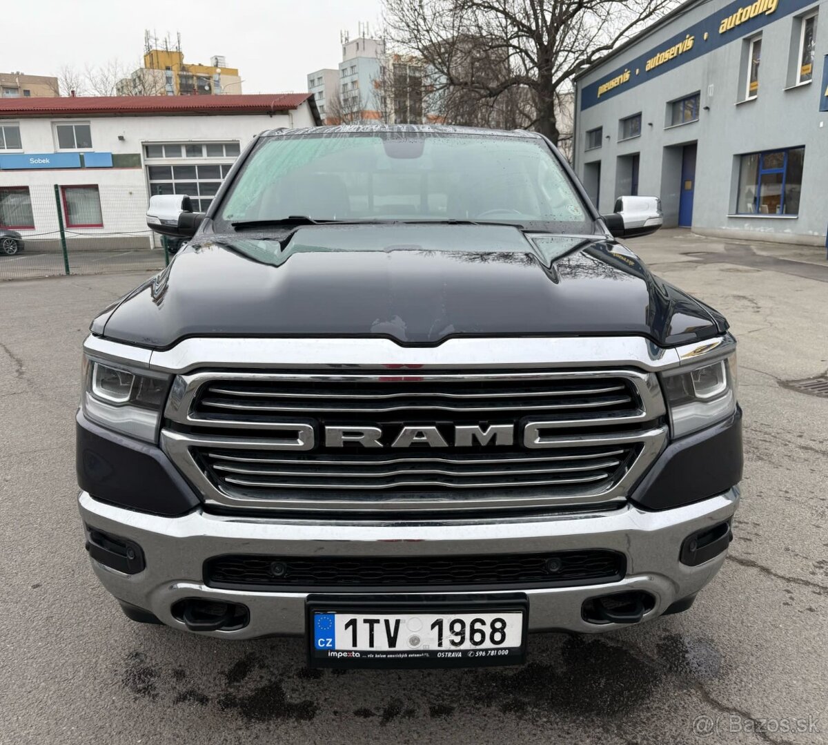 Prodám Dodge RAM 1500 LARAMIE 5.7 HEMI 4x4