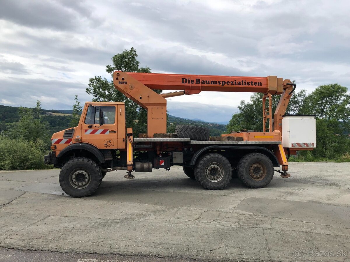 Mercedes UNIMOG 6X6 U2450 Výťah