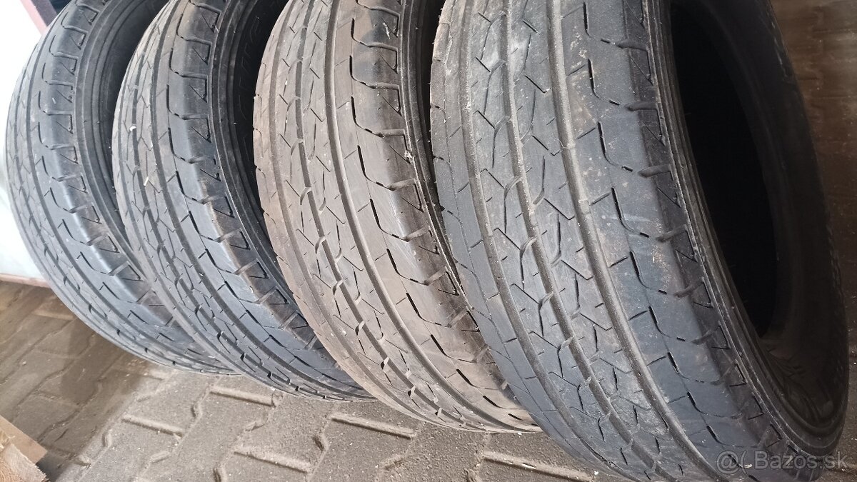 Predám 235/65R16C