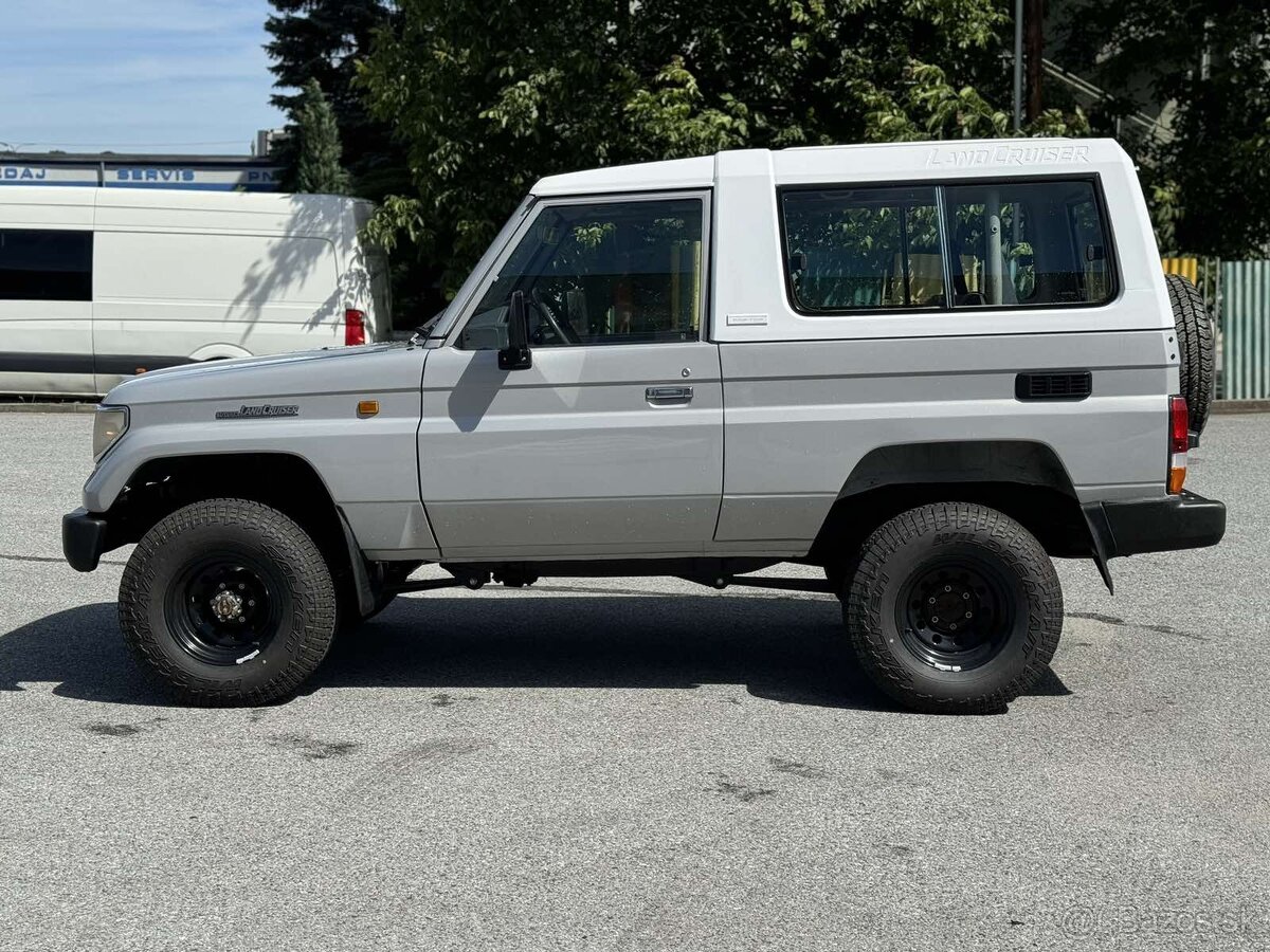 Toyota Land Cruiser KZJ 73