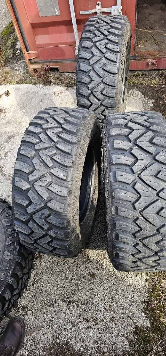 KUMHO RoadVenture MT71 315/70 R17