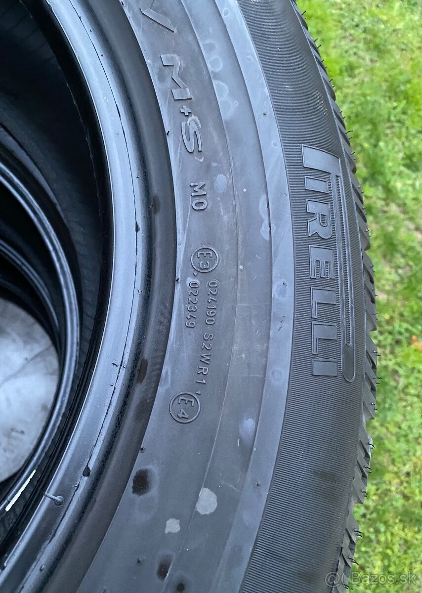 275/55 r19 letné offroad Pirelli 111V