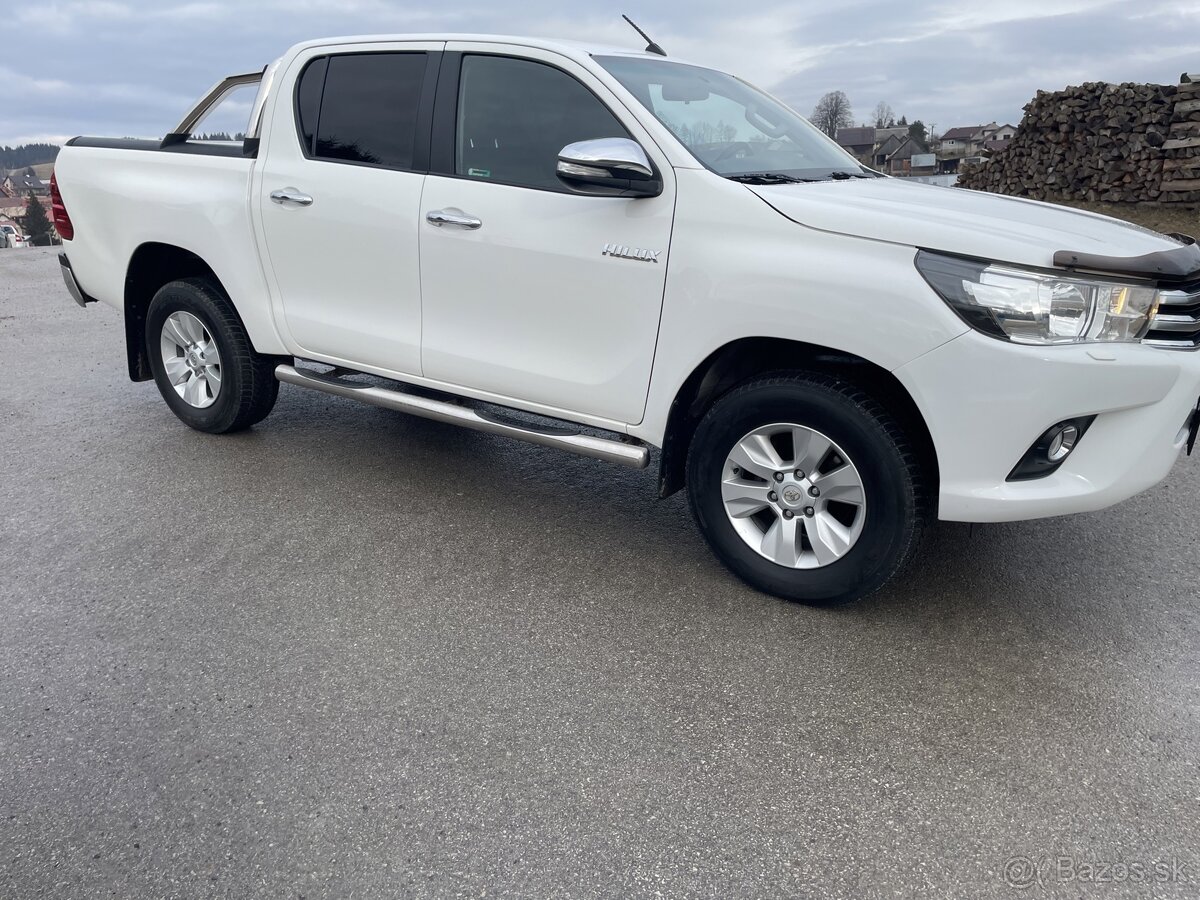 Toyota Hilux 2,4