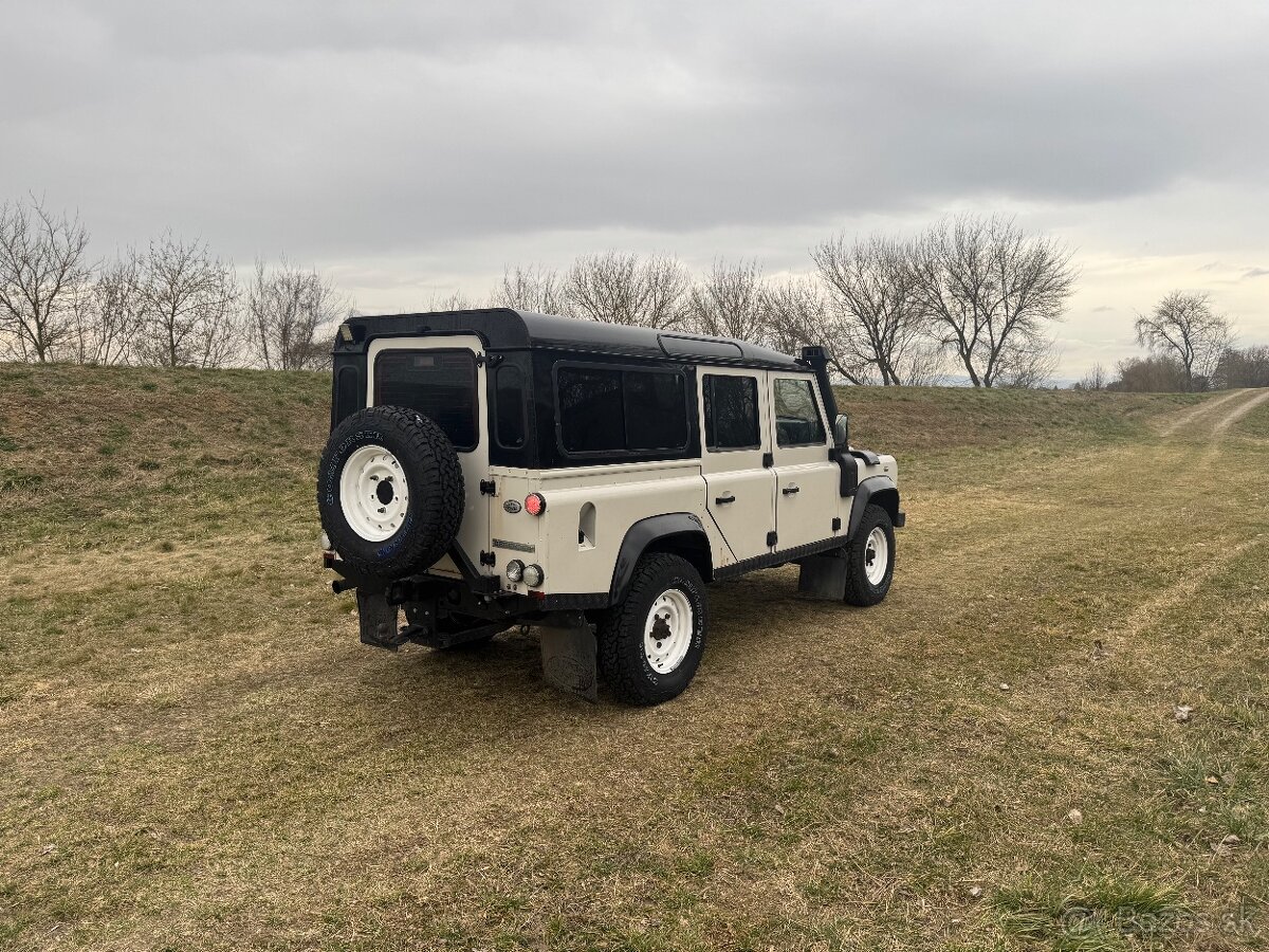 Land Rover Defender 110