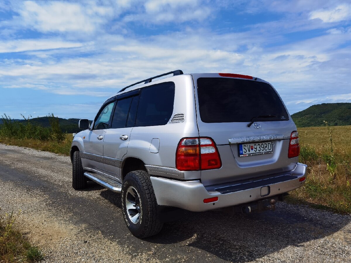 Toyota Land Cruiser 100