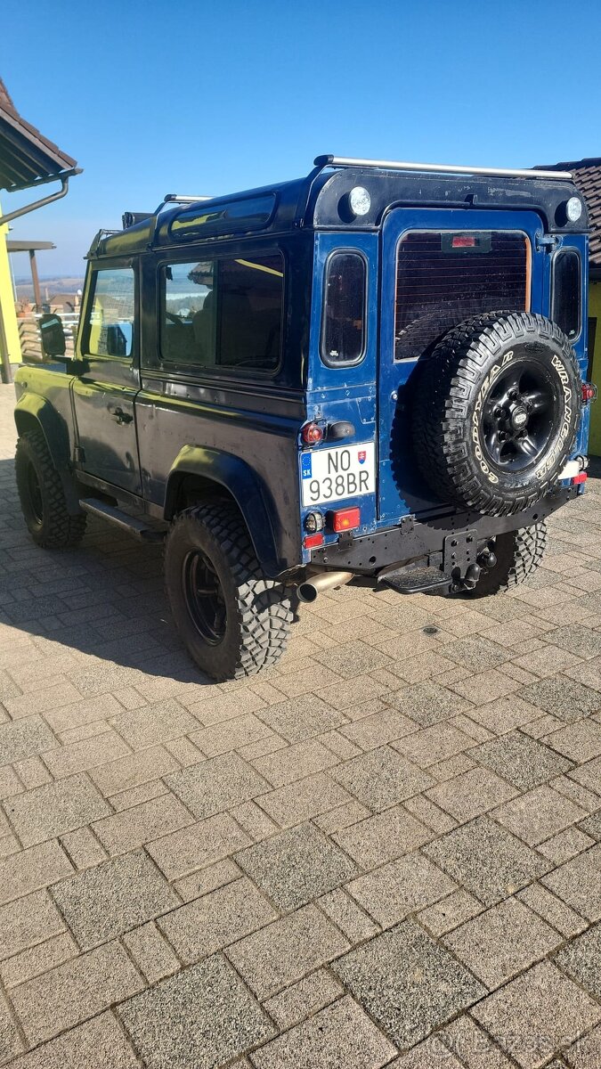 Land Rover Defender 90