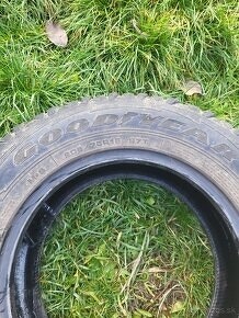 Zimné pneu GOODYER 205/75R15