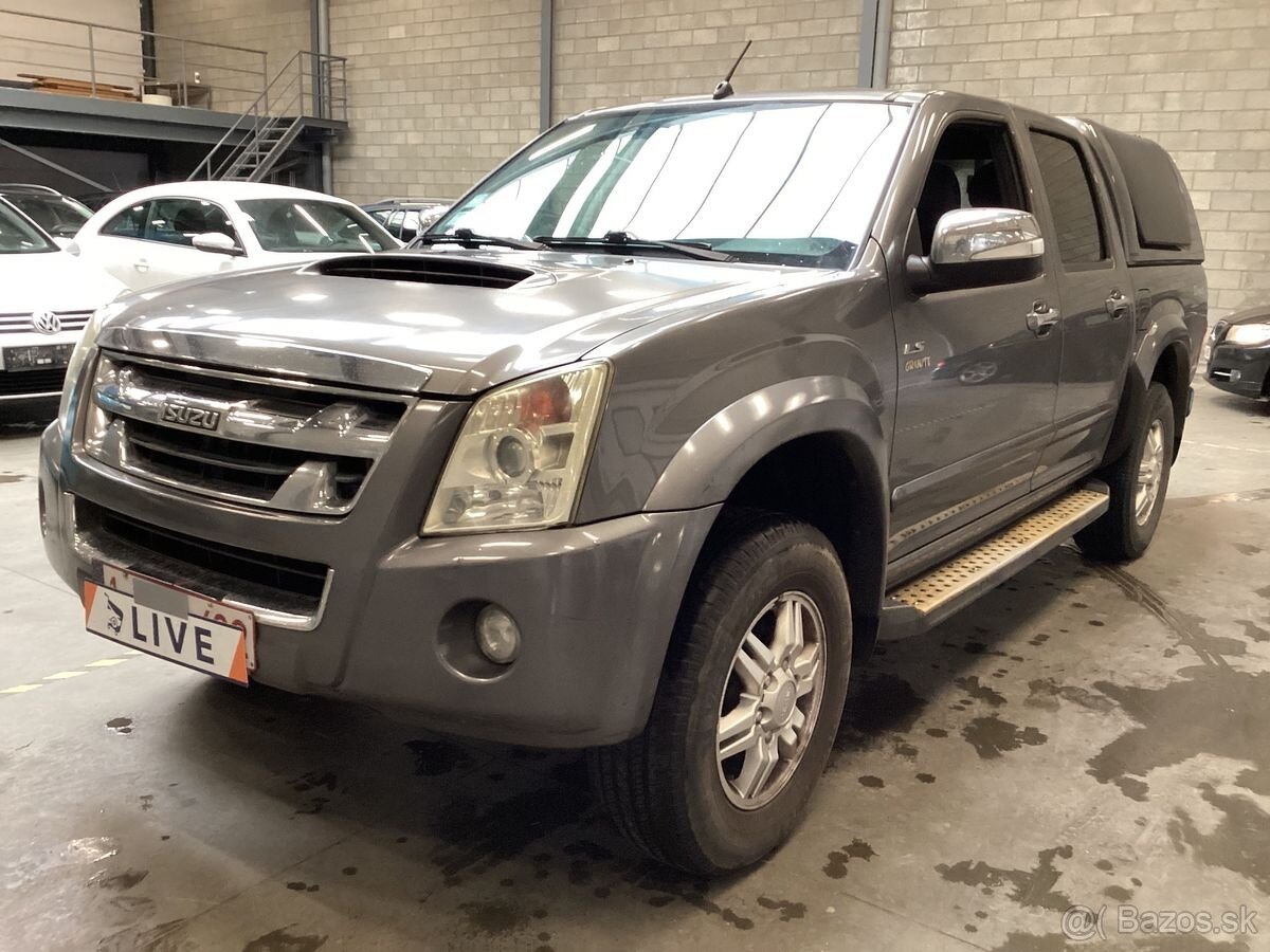 Isuzu D-MAX 3.0 Turbodiesel Double Cab Custom 4WD 5MT