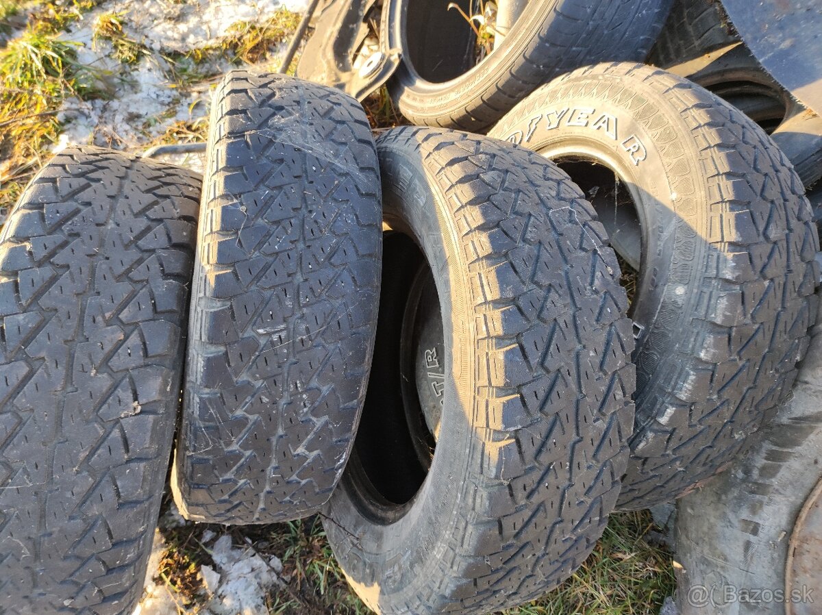 205/70 R15 Wrangler AT/E