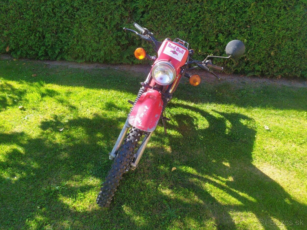 Suzuki DR 125 S