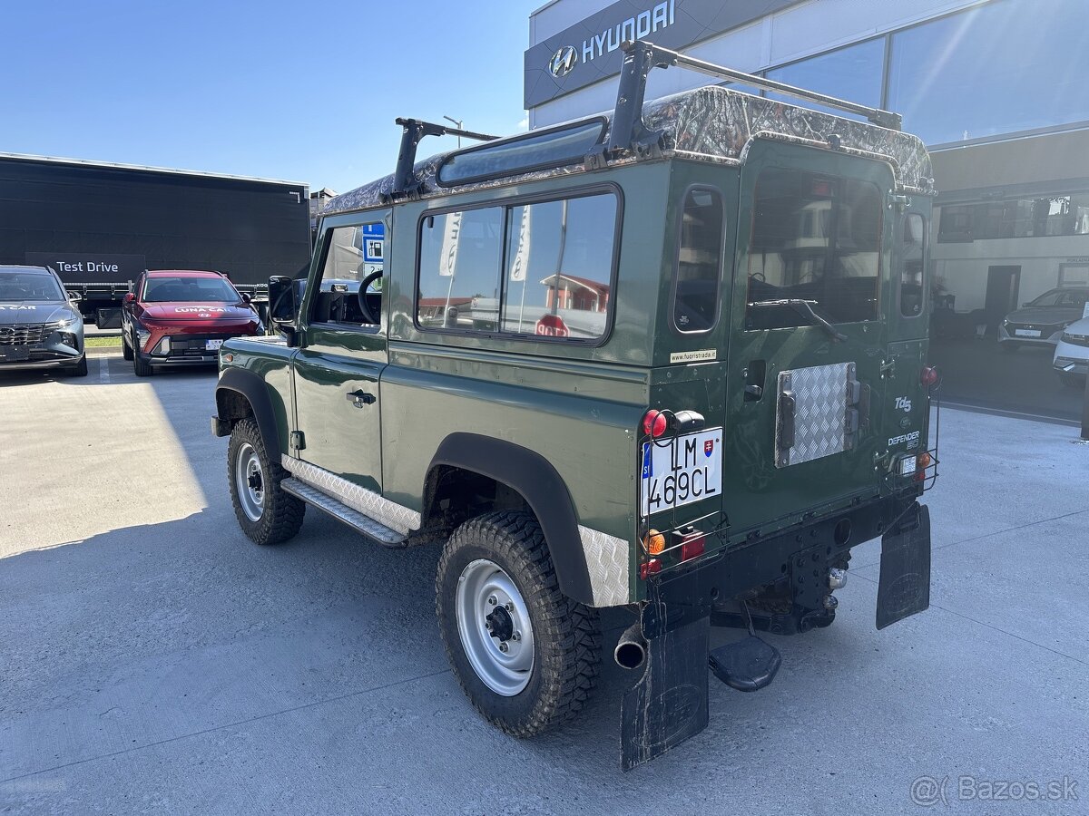 LAND ROVER Defender 90