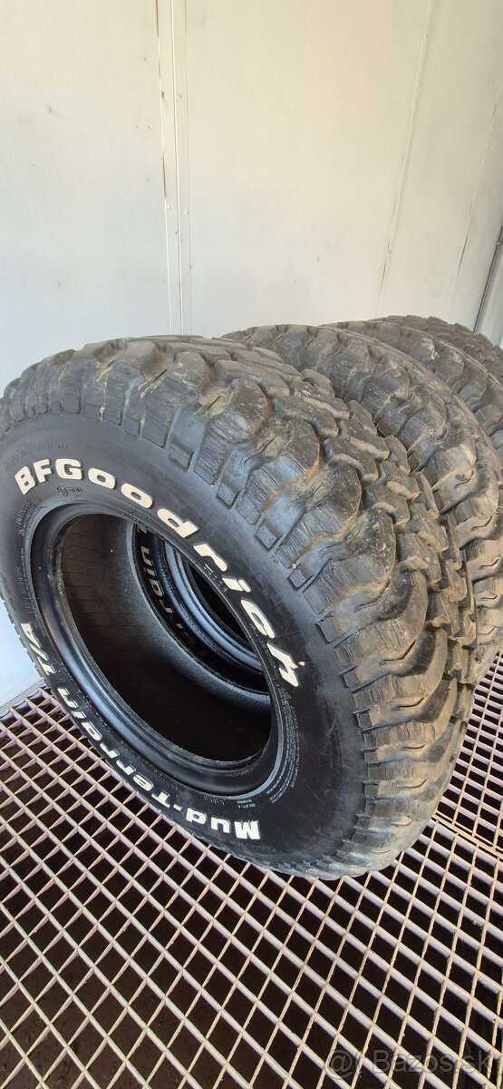 Predam originálne Offroad gumy 235/75R15