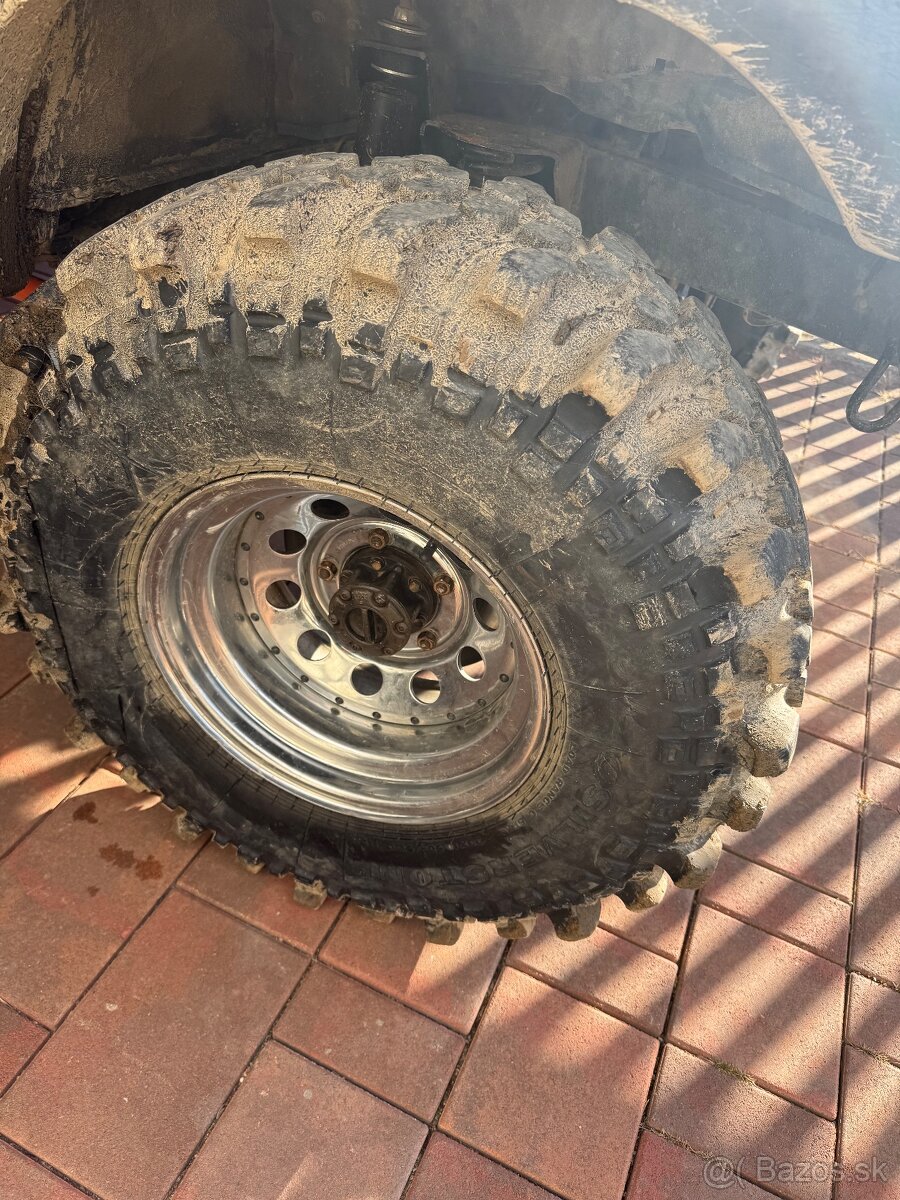 Predám set kolies 33 x 10,5 R15 off road