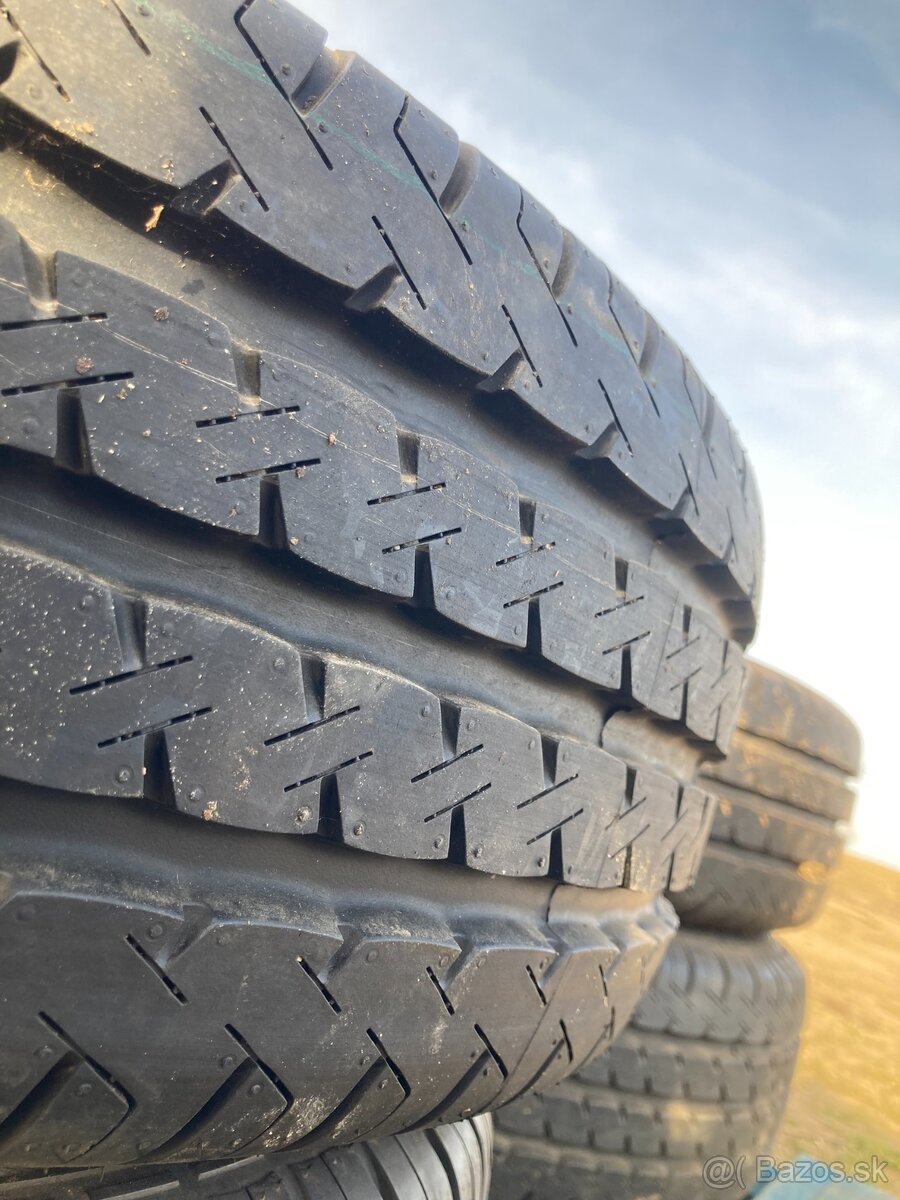 Letní pneumatiky 225/70 R15C s disky Iveco