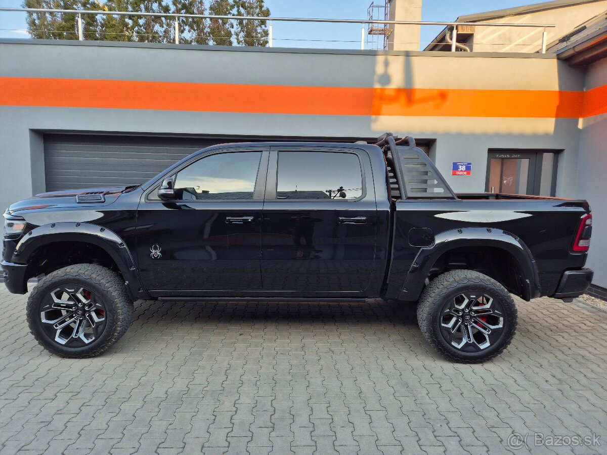 DODGE RAM 1500 5,7 HEMI BLACK WIDOW 16000km