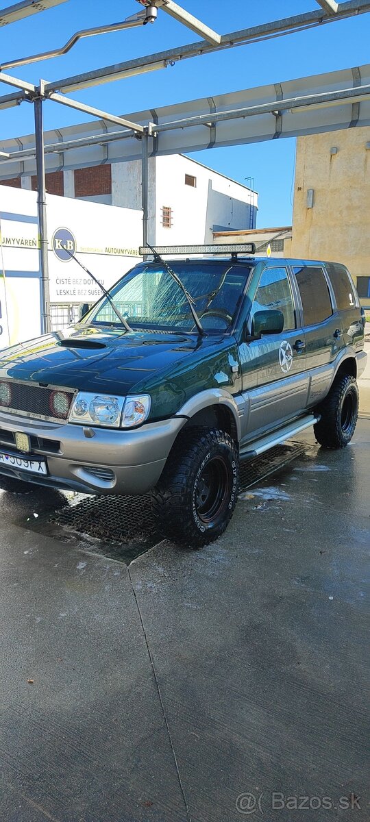 Nissan Terrano 2 2.7 92kw