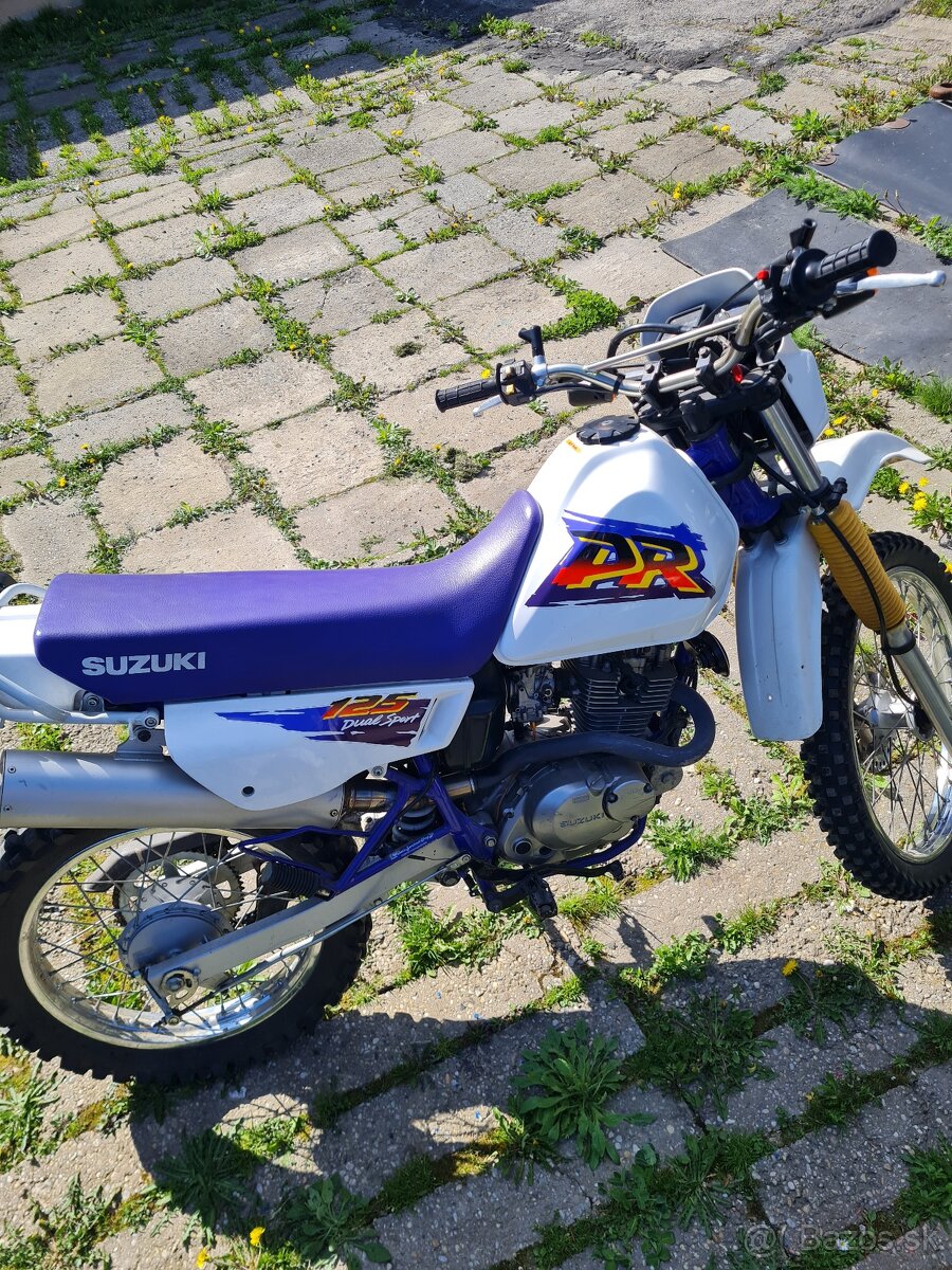 Suzuki 125 DR