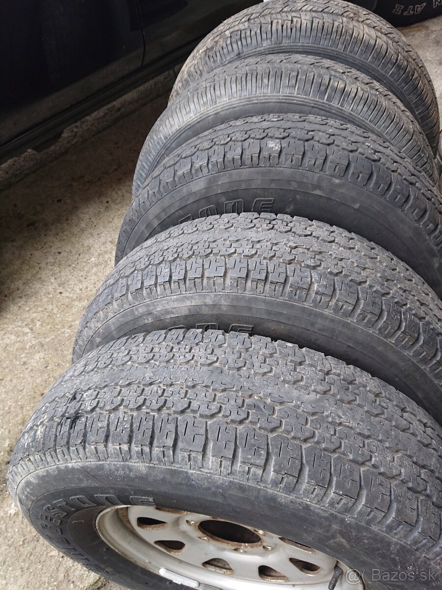 Pneu 235/80r16