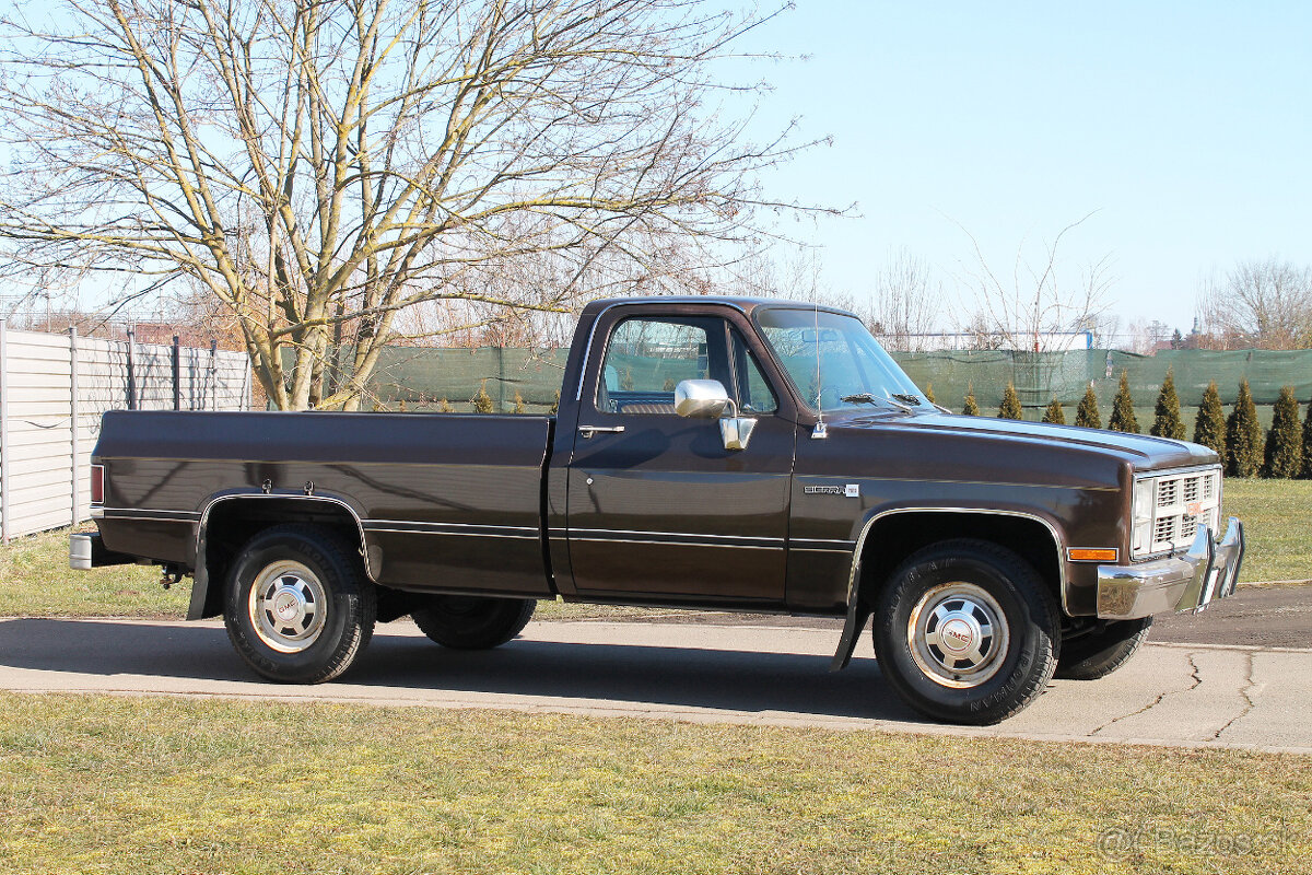 1984 GMC Sierra 2500 - vynikající původní stav