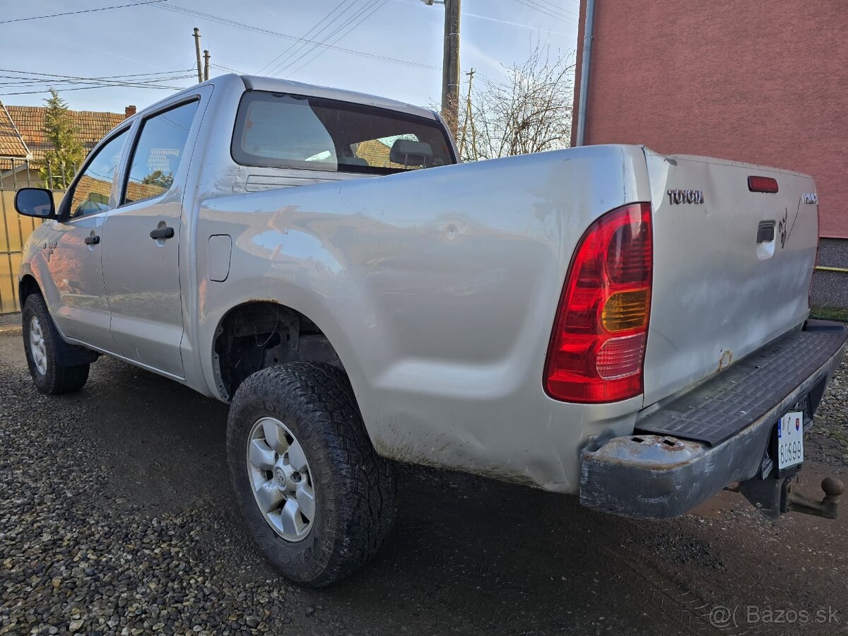 TOYOTA HILUX 2,5 DIESEL 4X4 KLÍMA