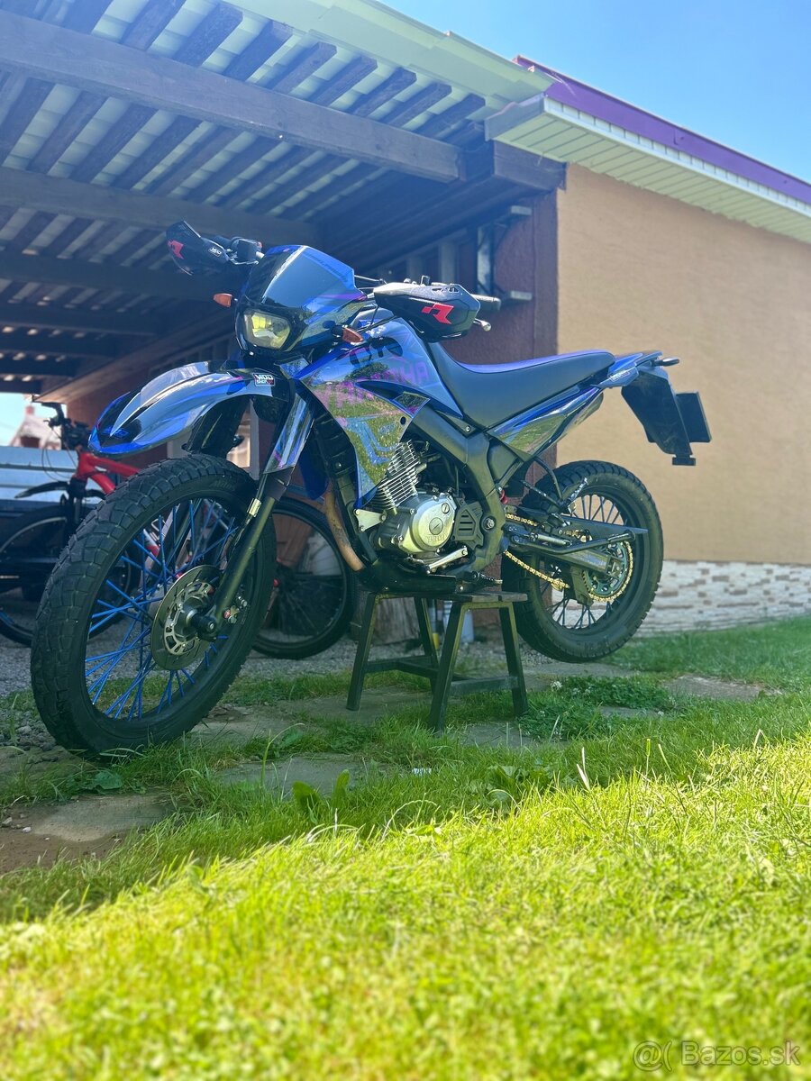 Yamaha xt125r