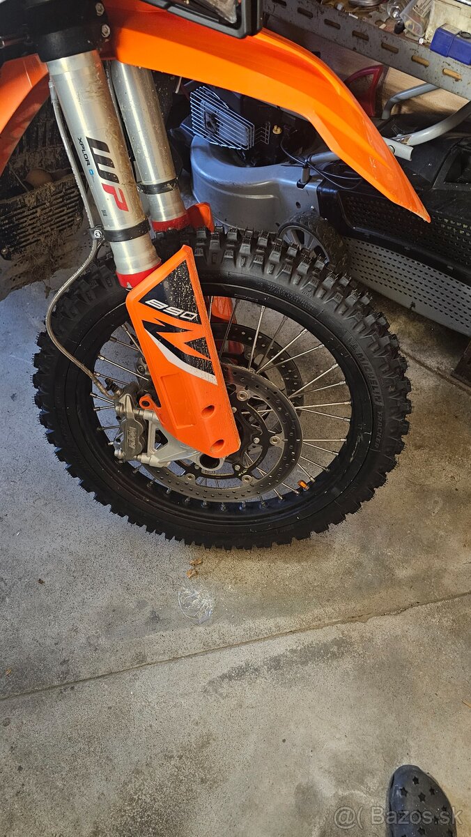 KTM Adventure 890R