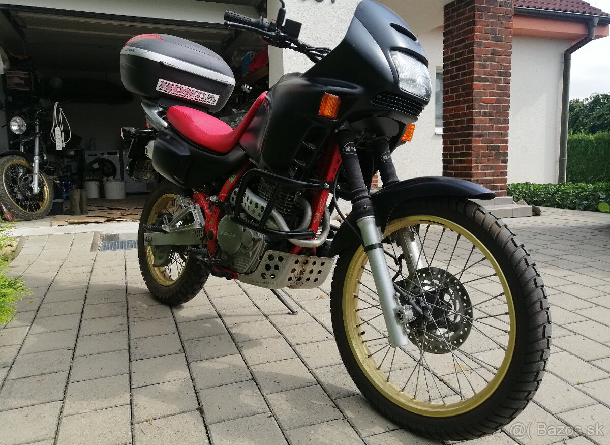 Honda NX 650 (Dominator)