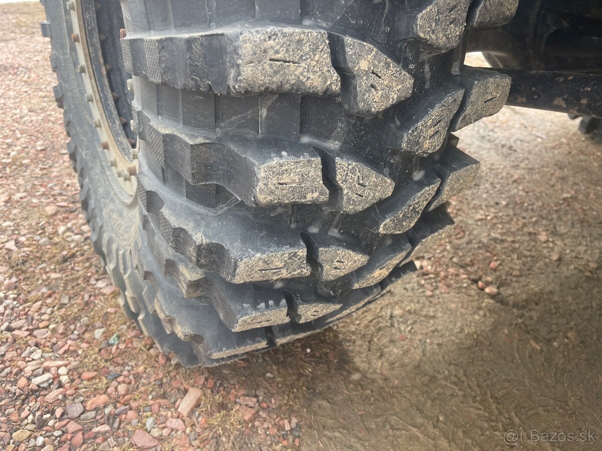 Pneu Maxxis Mud Trepador 38.5x12.5 R16 + beadlock disky R16