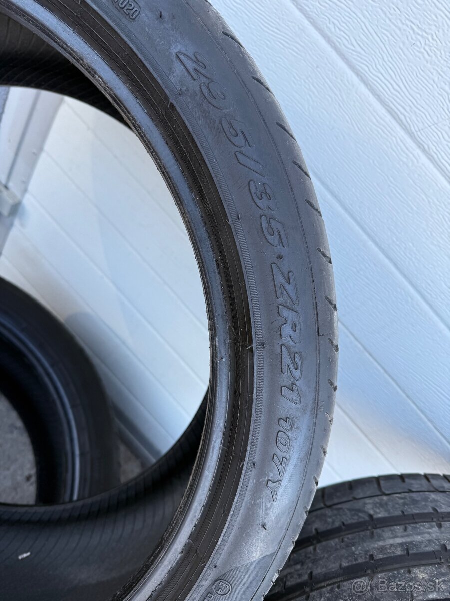 Pirelli 295/35 R21 107Y letné