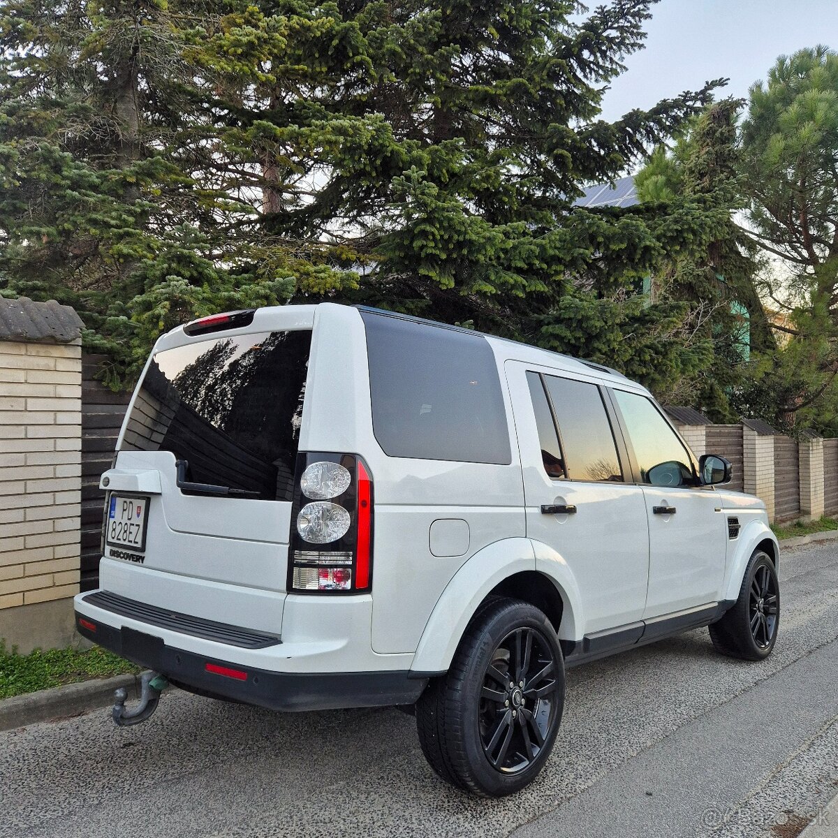 Land rover discovery 4