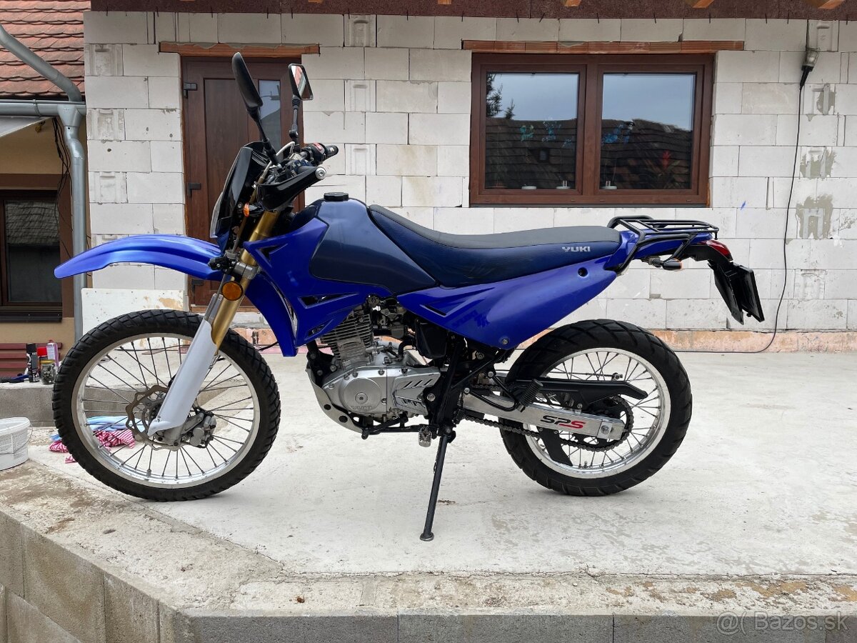 YUKI TR 200 enduro A2