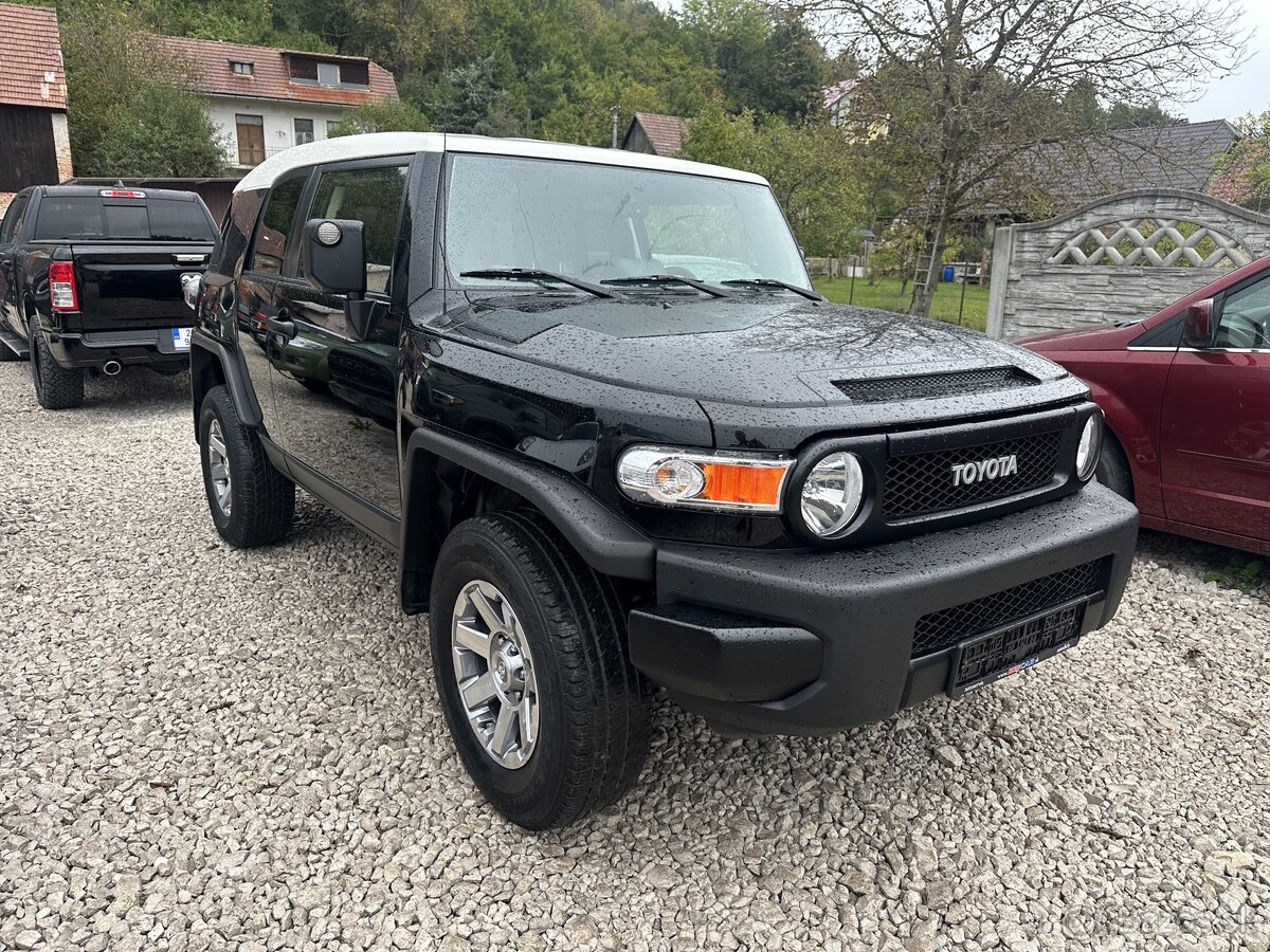 2014 Toyota FJ Cruiser 4,0 V6 Automat Uzavierka