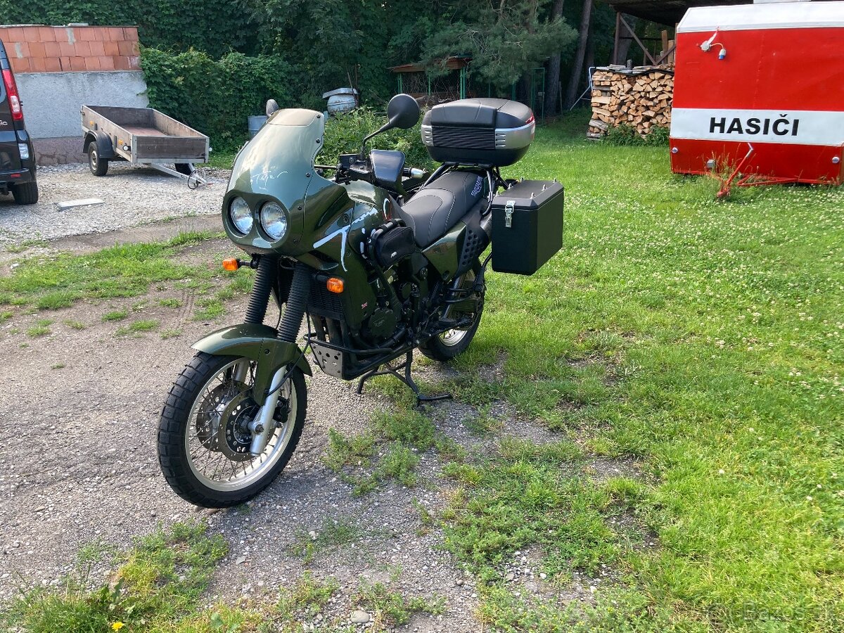 Triumph Tiger 900 T400