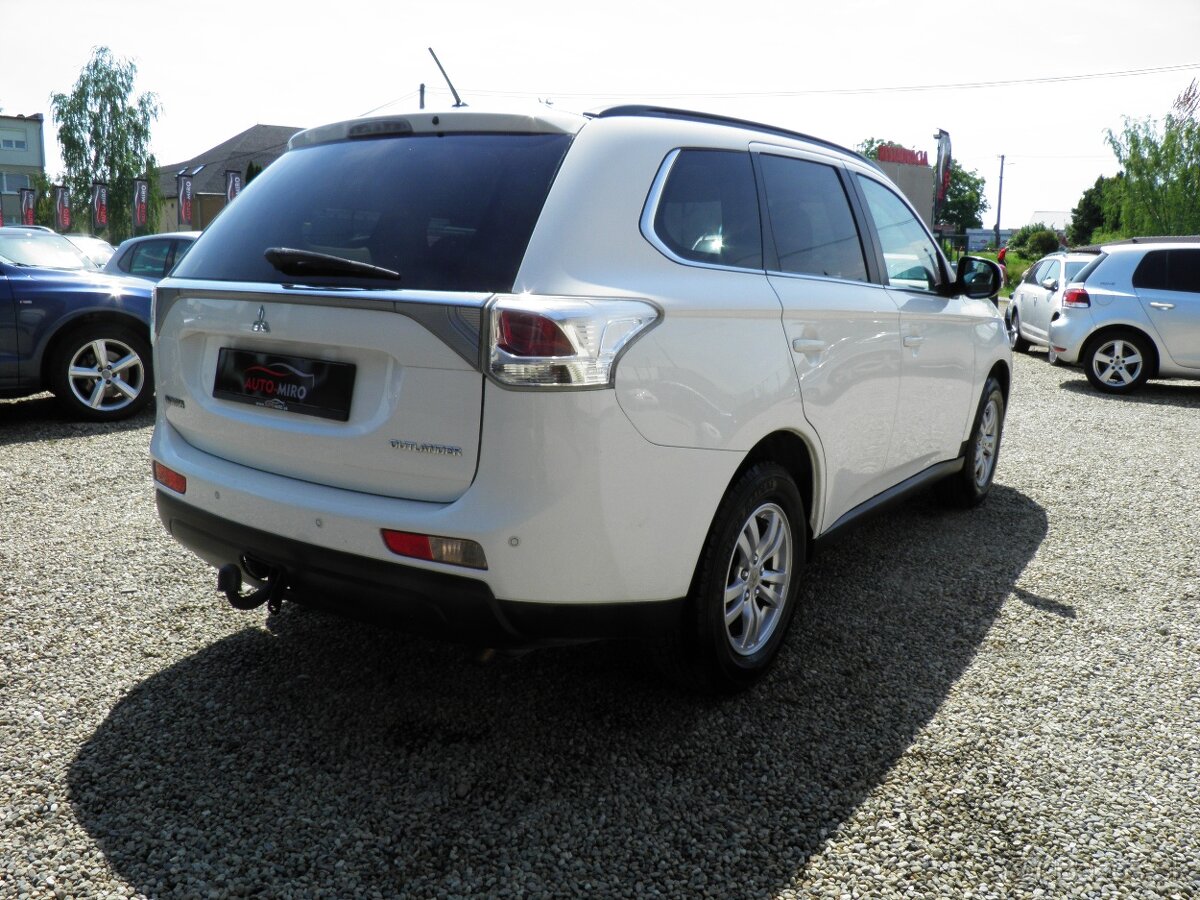 Mitsubishi Outlander 2.2 DI-D Intense A/T