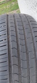 Pneu 235/45 R18 - 3