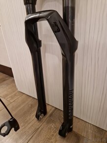 Nová vidla - Rockshox Recon RL, zdvih 100mm, Boost pevná os - 3