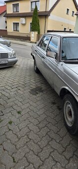 Mercedes 123 240 - 3