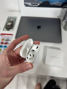 AirPods 3. Generácie - 3