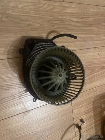 Ventilátor kúrenia VW Passat B5.5 8D1 820 021 - 3