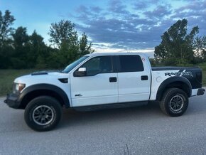 Predám Vymenim Ford F-150 SVT RAPTOR SUPERCREW 6.2L - 3