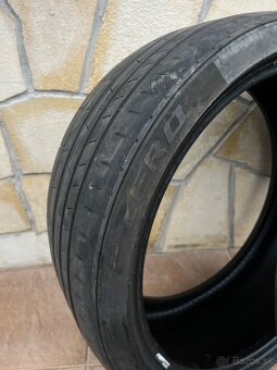 Pirelli P Zero PZ4 235/35 R19 - 3