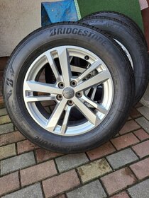 Bridgestone 215/65r17 - 3