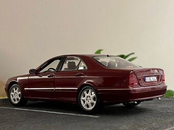 1:18 Mercedes-Benz S-Class (W220) - Burgundy - MAISTO - 3