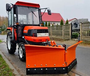 Japonský traktor KUBOTA GL 23 Diesel 3 válec, 23HP - 3