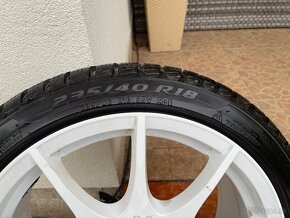 235/40R18 - 3