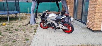 aprilia rsv4 - 3