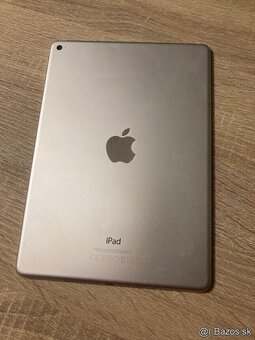 9.7” tablet iPad Air 2 / 64GB Silver prasknutý displej - 3