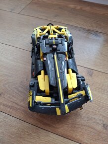 Lego technic č.42151 bugatti - 3