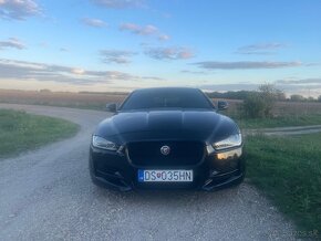 Jaguar XE 2.0d R-SPORT - 3